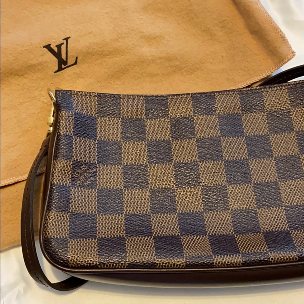 Louis Vuitton Pochette Damier Ebene